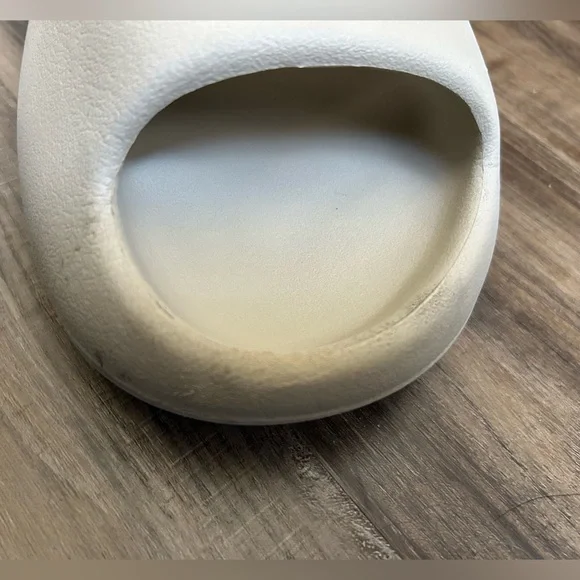 Adidas Yeezy Slides Bone White Size 11 - Picture 5 of 8